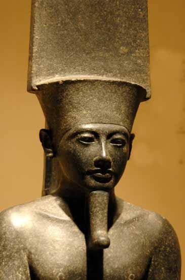 متحف الاقصر>>Luxor Museum> Horemheb, before amun 3